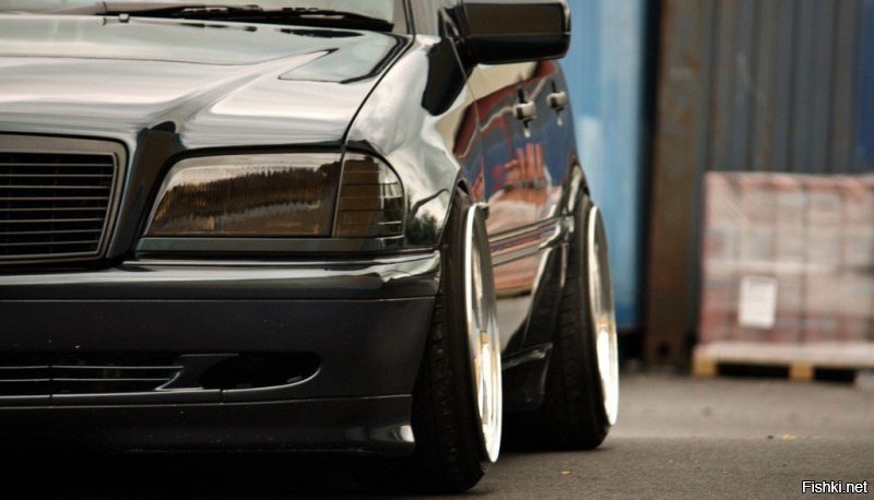 Нет, не фотошоп... Это у него с головой что-то не так, если в городе так катается)))