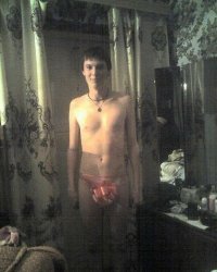 Помню в детстве у родителей такое же трюмо дома стояло.