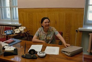 Чиновник (Якутия) в СССР и в России, как говорится почувствуйте разницу :)
