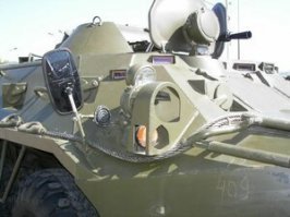 "Бронетехника зеркал заднего вида не имеет" (с)

Некоторая имеет, но толку от неё в такой ситуации Ноль)