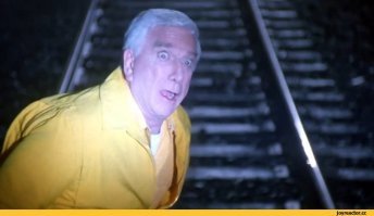 Бешеный тракторист выскочил из-за поворота