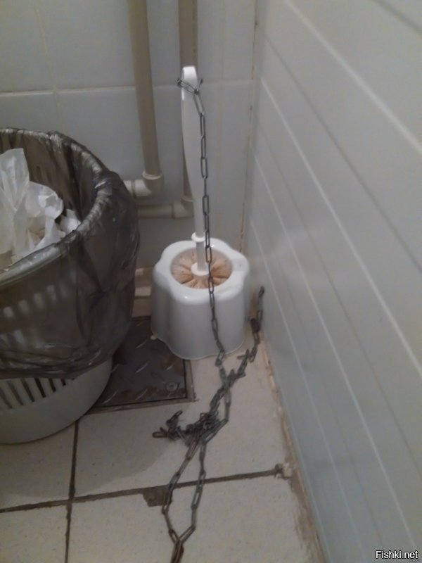 В туалете на Молодечненском заводе мыло привязывают веревкой