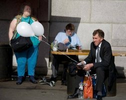 За столом Гарик Бульдог Харламов?