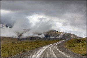 Он меня кремлядью назвал.....


Дяди и тёти модераторы накажите его....

Ты видишь гравийную дорогу из славного государства США штат Аляска?