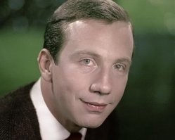 Похожих актеров нет и похоже никогда не будет. Светлая память.