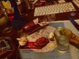 ну как бытам ни было, доброго вам здравия и спокойной ночи, граждане фишкяне, и "...зазря убиваться не советуем. Напрасное это занятие..." (с) (красноармеец Сухов Федор Иванович)