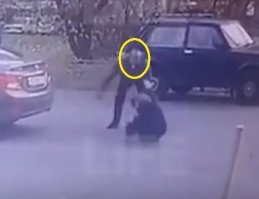 Даже сигаретку не выпустил, сука!