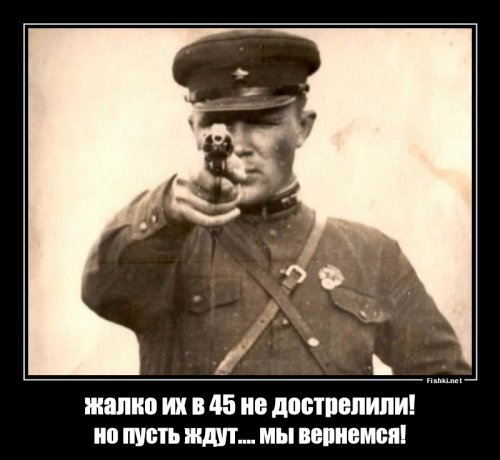 Бабушка купила продукты в магазине. Вдруг налетели чуваки с камерами и всё отобрали
