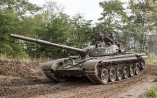 Автор демотиватора не ту фотку взял.

.