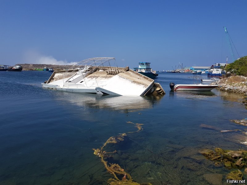 Мусорный Островок на Мальдивах...