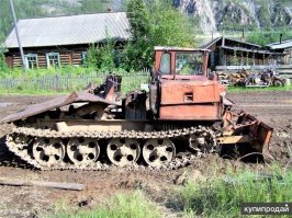 У нас мужики на делянке нашли могучую сосну, зачокерили к ней трос от трактора трелевочника и при помощи трелевочной лебедки подняли трактор в небо... Приезжают на делянку шишки из руководства, а там трактор повесился... Шуму было... Хорошо, до увольнений не дошло. Такие вот суровые шутки у лесозаготовителей. Есть отдельная легенда о том, что все было сделано на трезвую голову, но в это никто не верит.