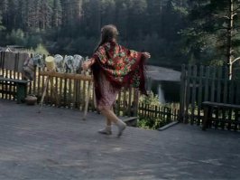 Помню обалденно красивые карельские пейзажи, в фильме "Любовь и Голуби", который снимался там.