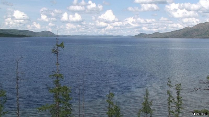 вот Озеро Лабынкыр, а у автора лужа какая-то