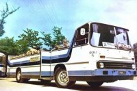 Вот таким незатейливым способом чехи пытались сделать автобус-кабриолет задолго до венгров. Но у венгров получилось несколько удачнее.
