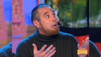 Депутат открыл почетную доску самому себе