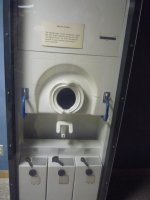 Знакомьтесь
1) Туалет на Шаттлах

2) Туалет на станции Скайлэб (1973 год)