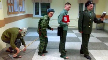 Новое веяние в строевых смотрах: на Северном флоте проверили личные автомобили военнослужащих