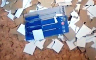 Чем автор ролика возмущается? Разве вложение не для вращения шурупов? Дороговато конечно, но может бренд производителя дорогой.