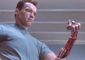 Как не было крови? Ну не хлестала но кровь была.