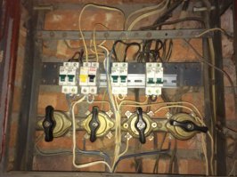 Диджей выйдет к поклонникам по первому же щелчку