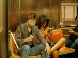 Знаю я одного бедного - все время в нью-йоркском метро ездит