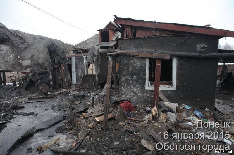 Непонятно? А ну, да.... Они же сами по себе стреляют. Во всяком случае так пишут самые честные и не полживые укроСМИ.

Хочешь фото расстрелянных или разрушенных домов. Ну, ты сам просил.