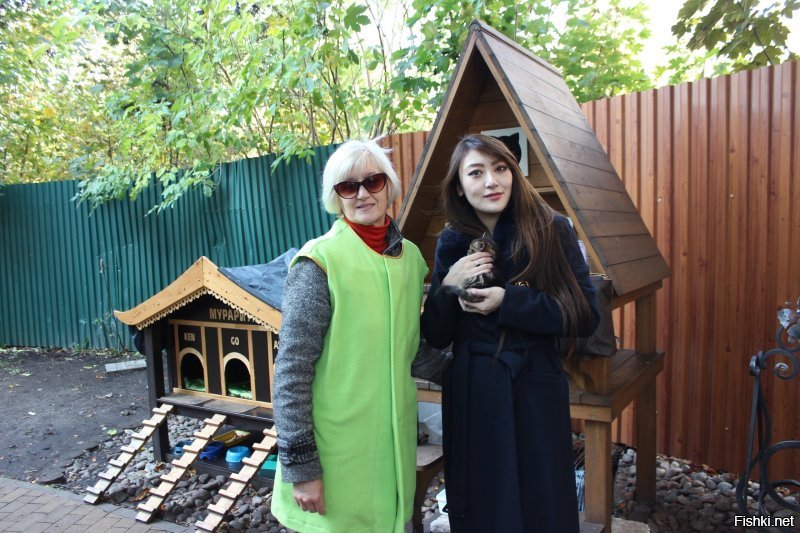 А у нас есть Музей кошек, Котофейня, котошеф и вообще Зеленоградск-город котов. Вот! ;) котов в разных малых архитектурных формах на каждом шагу, а уж живых и того больше. Вон на днях из той Японии гонца присылали. Так что мы и без храма отлично справляемся.)))