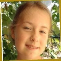 За слова. 
У них и у нас. 
Обе девочки просто задавали дядям неудобные вопросы.
