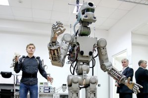 Робот Фёдор аж икнул сейчас.