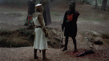 Наконец-то я увидел Чёрного Рыцаря без шлема!