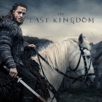 Рекомендую ещё "Последнее королевство". Снимала студия Netflix, а это говорит о многом. 
События происходят в то же время, что и в сериале "Викинги", только показаны со стороны Англии. И этот фильм на порядок интереснее и качественнее, чем "Викинги".