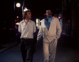 что плохого в мытье посуды? что за заносчивость? если считаешь что достоин большего, грызи язык, свою специальность. 
давайте посмотрим честно на ситуацию, человек учился в ВУЗе на фотографа оказался никому не нужен, значит не фотограф а так, любитель. талант всегда пробьется, на то он и талант.
так пусть моет посуду/шоферит и не плачется. если так уж плохо Кемерово его ждет, там тоже нужны и поломои и водилы.