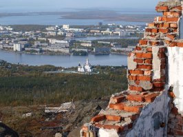 Километр счастья, думал вначале ответить тебе, но, думаю, всем понравиться: Мончегорск