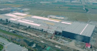 Судя по фото в процессе строительства - похоже что засыпали