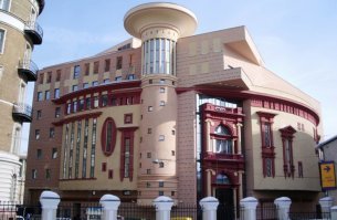 Бельгиец создал Инстаграм, в котором показывает, что самые нелепые дома построены в его стране