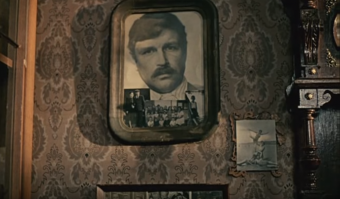 Он ещё и в "Вокзале для двоих снимался". Покойный муж спекулянтши Дядя Миша - это он.