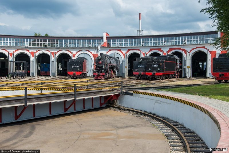 Москва метро Сокол - станция Подмосковная ..Все паровозы действующие.