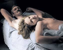 Был фильм "Танкер Дербент"1941 года.Тоже своего рода первый советский фильм-катастрофа.

Олег Даль никак, по моему, не походил на ловеласа. Александр Абдулов более подходящий вариант, но кроме Филатова никого в фильме не вижу.

Цензура...Это не 9/5 недель или "Черная орхидея" поэтому грудь Яковлевой по минимуму