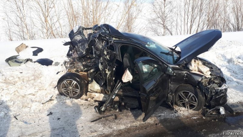Авария дня. В Коми в столкновении с ПАЗом погиб пассажир легковушки