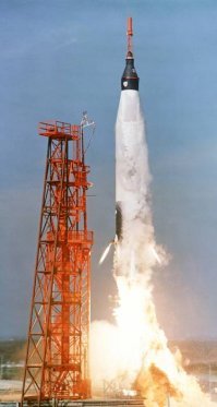 Ту же самую систему спасения при аварии они разработать так и не смогли.
---
а ты уверен?
странно, но ты походу живешь в другом мире.
а в реальности САС была на Меркурии в 1961 году (первый суборбитальный полет)
в ссср же такая система появилась в только на КК Союз.