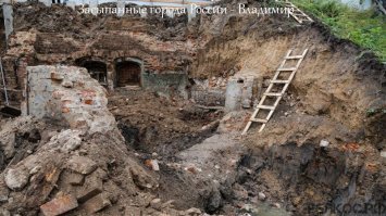 Добавлю. Что это понятие появилось раньше Революции и даже крещения.  Бедствие снёсшее и пожегшее все леса на континенте, засыпавшее все города до второго этажа глиной снесло разум у многих кто остался в живых.