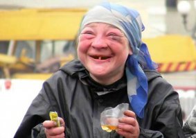 Победит ли Россия бедность, если людям раздадут деньги просто так