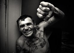 Теперь будет в авторитете, фиксатая!