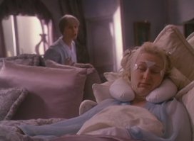 Похожа На Мэрил Стрип в фильме "Смерть ей к лицу" - "Оно проснулось?"