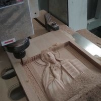 В детстве мечтал научится художественной резьбе по дереву впечатлили разнлго рода нарды, шахматы и прочее что у нас продавали ручной работы на площади, но все попытки были неудачные, причины разные, от несоответствующего инструмента, до нервов. Сейчас есть станки чпу и хоть на долю мечта сбылась