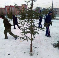 Да да да! Приглядеться не пробовали? В Красноярске перед универсиадой тоже всё "ОТРЕМОНТИРОВАЛИ". Завезли в город свежий снег, грязный накрыли синтепоном, привели в порядок фасады, посадили ёлки, покосили траву, даже дороги ремонтировали, кое где ложили асфальт в конце февраля. Частному сектору выдали бесплатно по несколько мешков бездымного угля строго на время проведения универсиады. Не думаю что ваши сделали качественней.