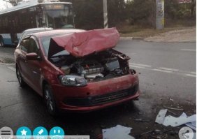 У меня лично есть вопросы по этому розрыву. У нас как-то один умник напротив своего дома тоже полосу потёр. А ещё один из балончика с серой краской закрашивал и его менты спалили за этим делом. Может конечно это дорожные службы тёрли и всё законно, но то, что тут изначально была двойная сплошная  - это 100%