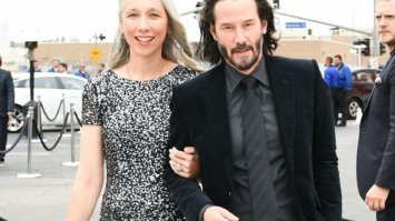 Старуха говорят некоторые люди, просто нужно посмотреть с другого ракурса