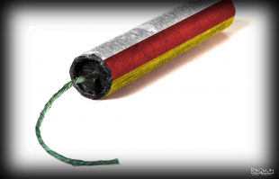 Сразу видно , фанат крикета...:)
Это у них там самый любимый вид спорта !;)
Никакой электроники,традиционно и слегка архаично .