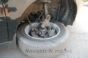 Он тоже поймал большую выбоину. Сильно ему поможет ваша запаска? 
Вроде понятно было сказано про 90% случаев. 100% гарантию и запаска не дает. Как говаривал Остап Ибрагимович, "полное спокойствие может дать человеку только страховой полис."